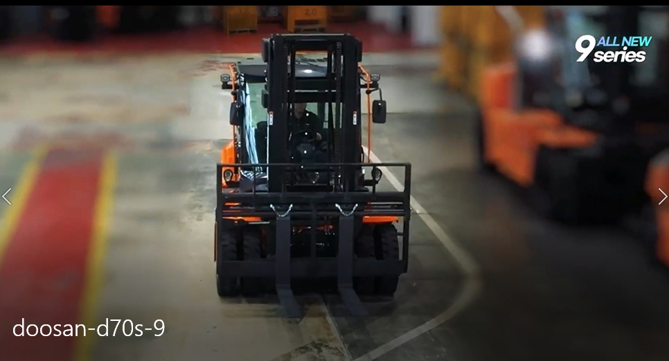 Дизельный погрузчик Doosan D70S 9 серии